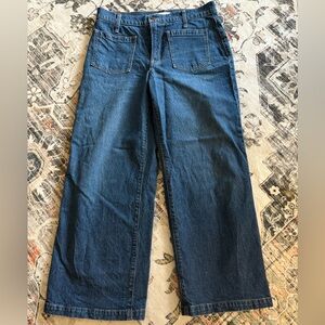 Madewell Perfect Vintage Wide Leg darker wash patch pocket jeans in size 30P